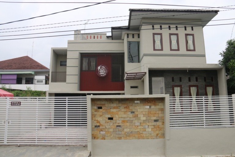 Foto utama Sewa Kos The Littlee White House di Medan