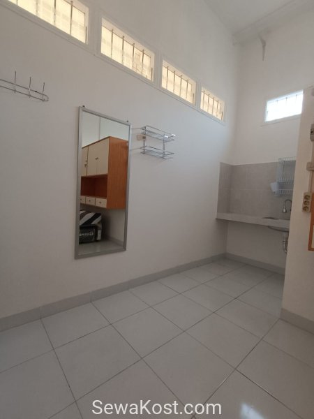 Foto 16 Kost Putri Alhizam di Malang